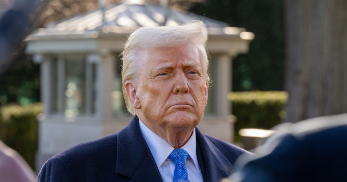 Trump ameaça nova tarifa ao Brasil e cita decisões do STF sobre redes sociais; Lula reage