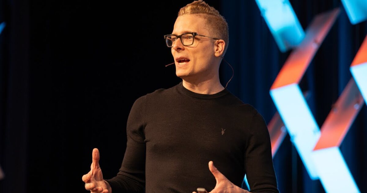 Para Ian Beacraft, IA desloca trabalho humano para design de sistemas