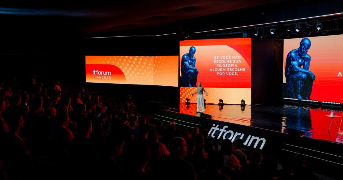 “Se você não escolhe sua filosofia, alguém escolhe por você”, adverte Anna Flavia Ribeiro sobre IA