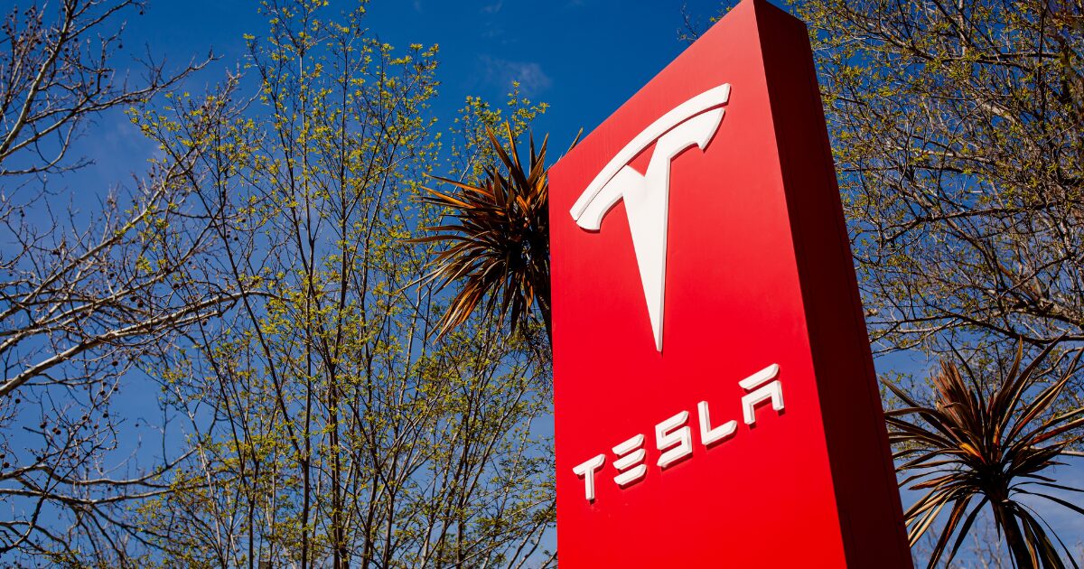 Ex-CFO da Tesla assume liderança na Redwood Materials em meio à corrida global por baterias